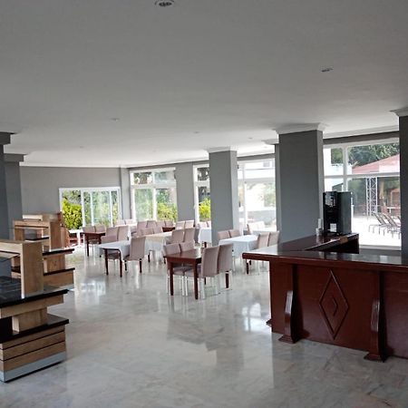 Moonstar Hotel Кушадасъ Екстериор снимка
